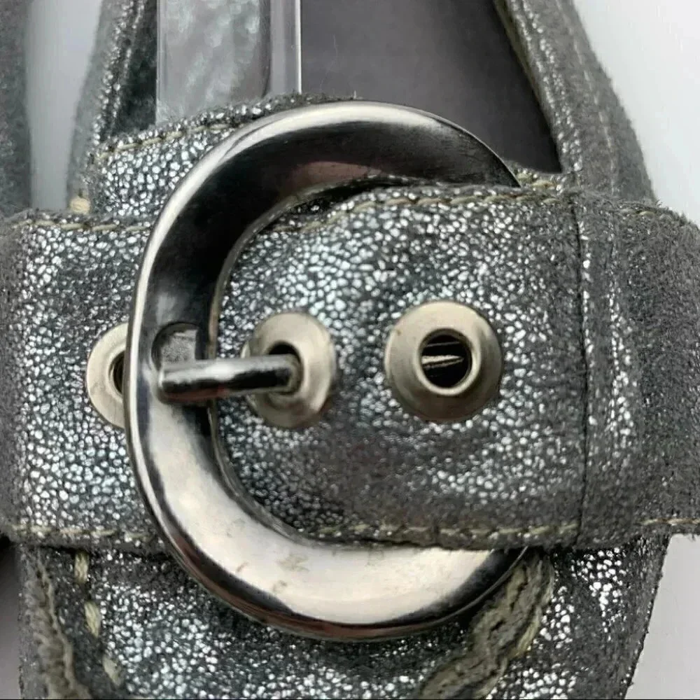 Soda womens flats 7 crackled Silver buckle loafers